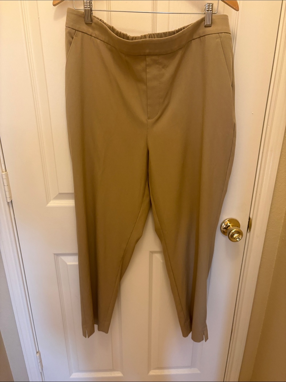 Banana Republic Women's Straight-Leg Trousers in Tan Hayden A04